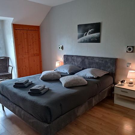 คาเฟคูเอไบรซ์ Bed & Breakfast Guipry-Messac ภายนอก รูปภาพ